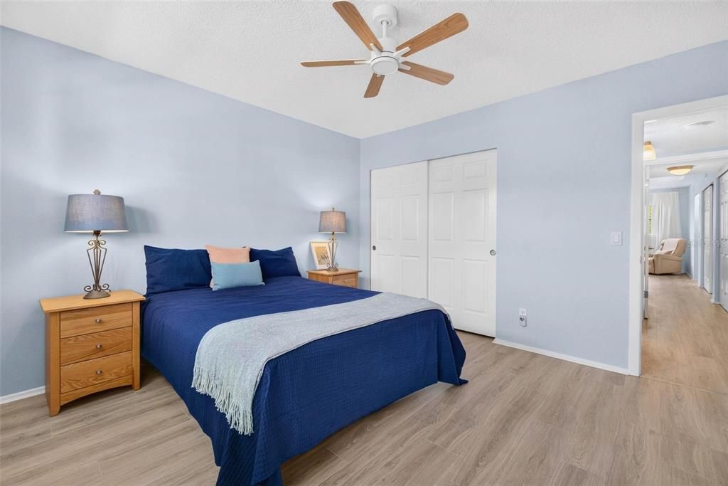 For Sale: $199,899 (2 beds, 2 baths, 1400 Square Feet)