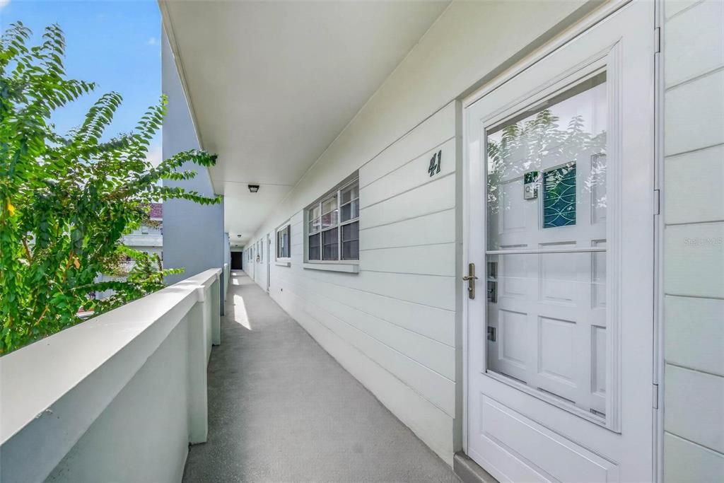 For Sale: $199,899 (2 beds, 2 baths, 1400 Square Feet)