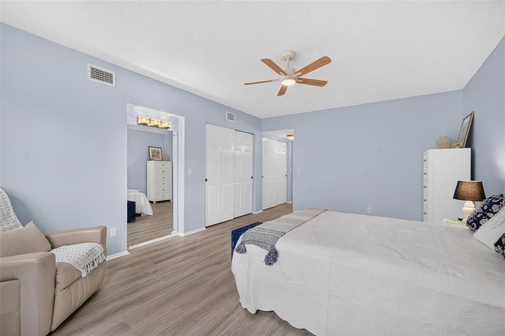 For Sale: $199,899 (2 beds, 2 baths, 1400 Square Feet)