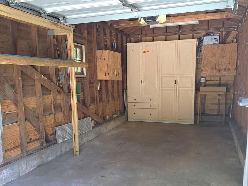 For Sale: $389,000 (2 beds, 1 baths, 851 Square Feet)