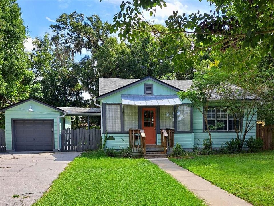 For Sale: $389,000 (2 beds, 1 baths, 851 Square Feet)