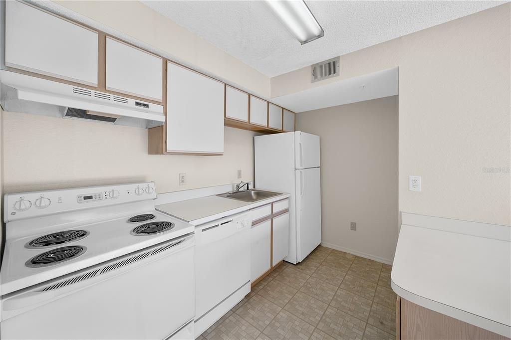 For Rent: $1,200 (1 beds, 1 baths, 530 Square Feet)