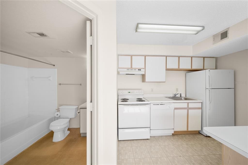 For Rent: $1,200 (1 beds, 1 baths, 530 Square Feet)