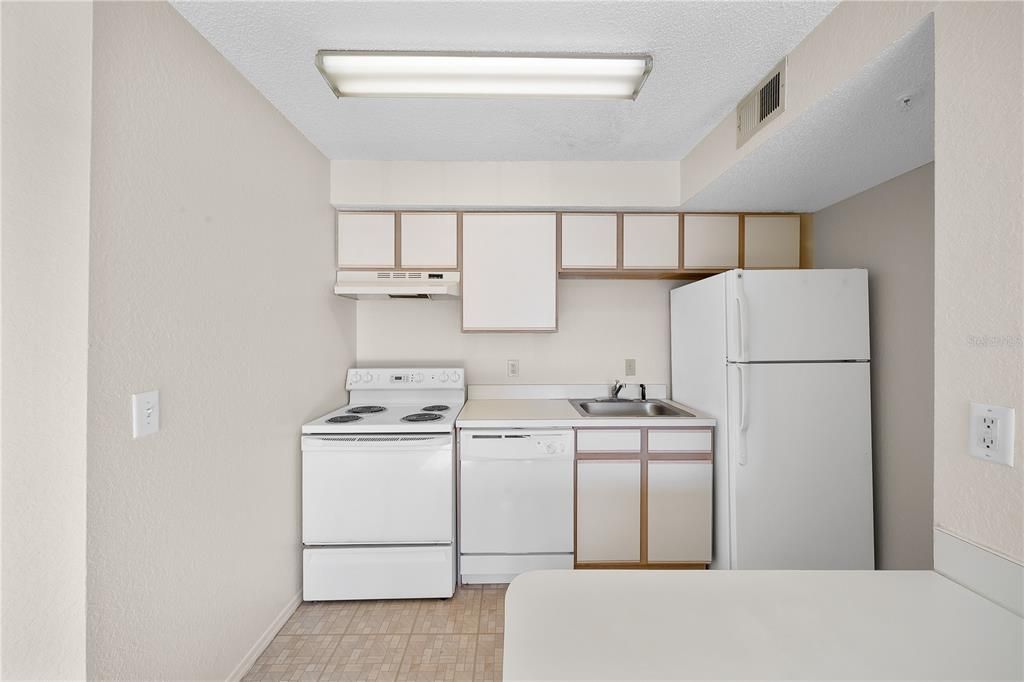 For Rent: $1,200 (1 beds, 1 baths, 530 Square Feet)