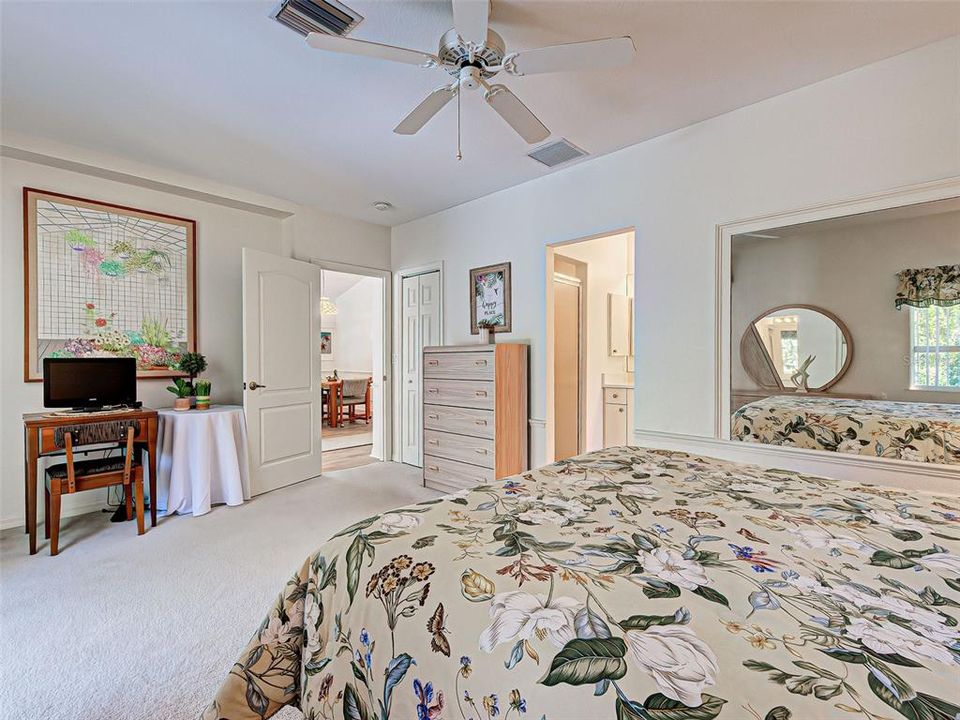 Active With Contract: $439,000 (2 beds, 2 baths, 1467 Square Feet)