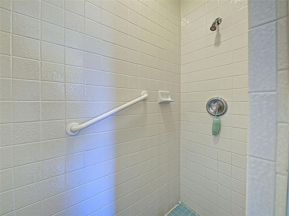 Active With Contract: $439,000 (2 beds, 2 baths, 1467 Square Feet)