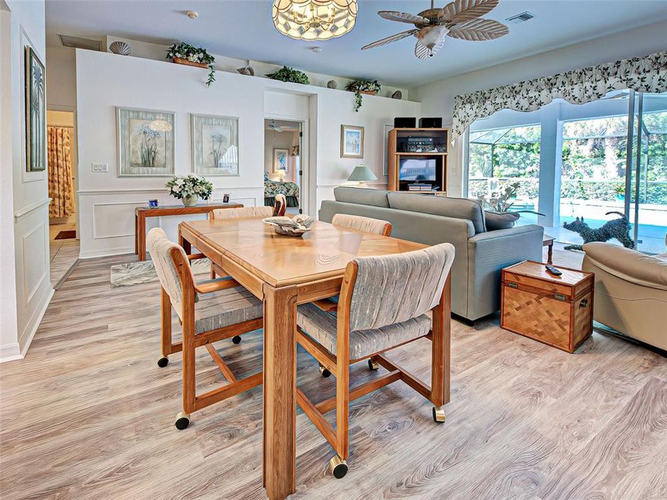 Active With Contract: $439,000 (2 beds, 2 baths, 1467 Square Feet)
