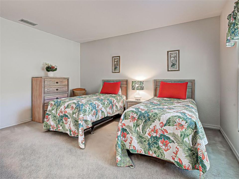 Active With Contract: $439,000 (2 beds, 2 baths, 1467 Square Feet)
