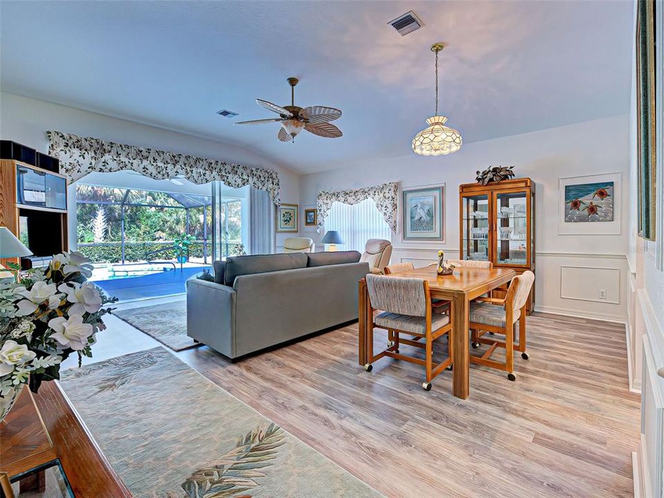Active With Contract: $439,000 (2 beds, 2 baths, 1467 Square Feet)