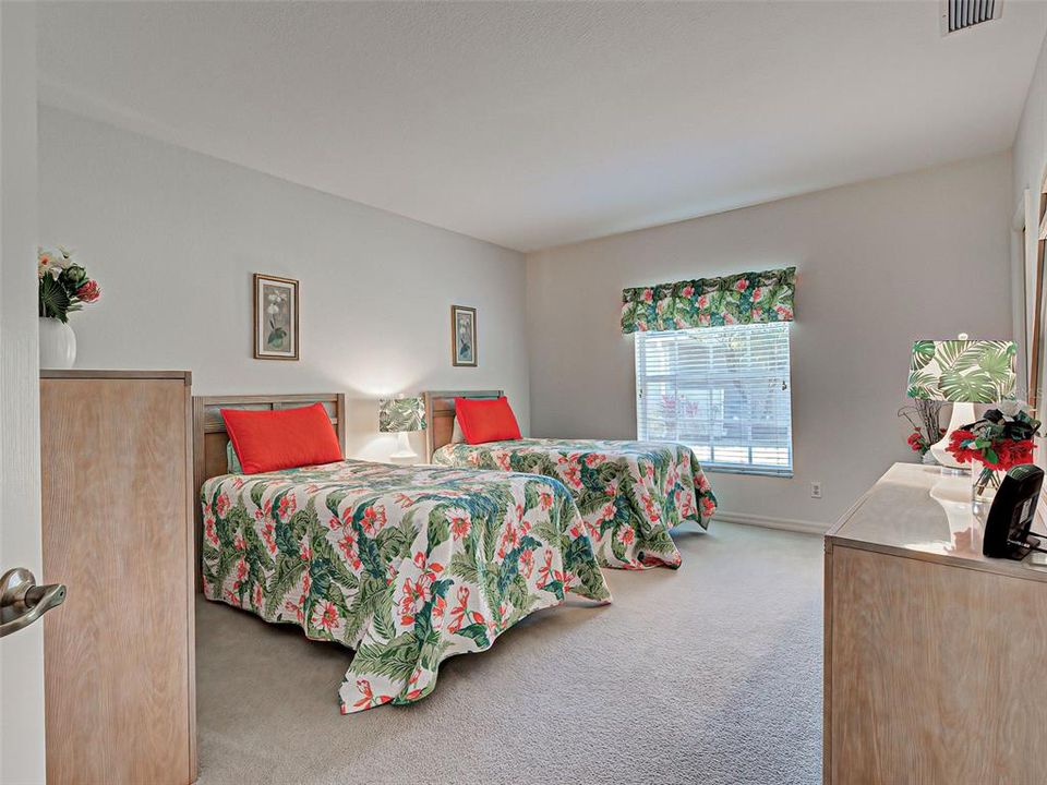Active With Contract: $439,000 (2 beds, 2 baths, 1467 Square Feet)
