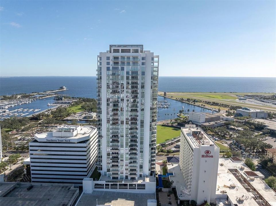 For Sale: $3,549,000 (3 beds, 4 baths, 2712 Square Feet)