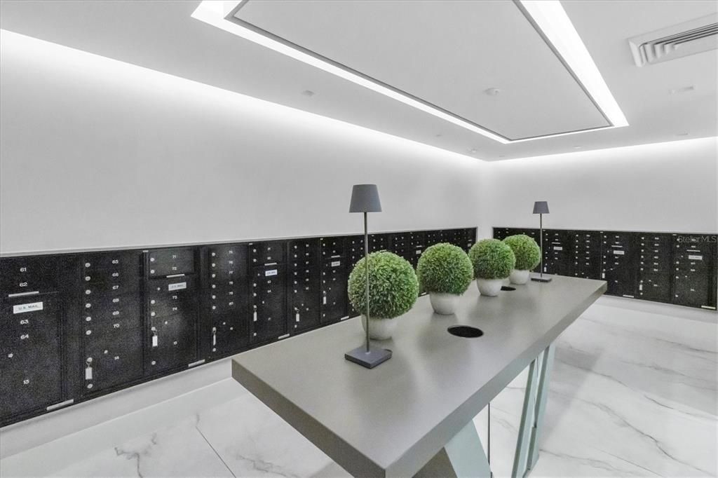 For Sale: $3,549,000 (3 beds, 4 baths, 2712 Square Feet)