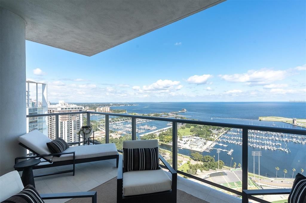 For Sale: $3,549,000 (3 beds, 4 baths, 2712 Square Feet)