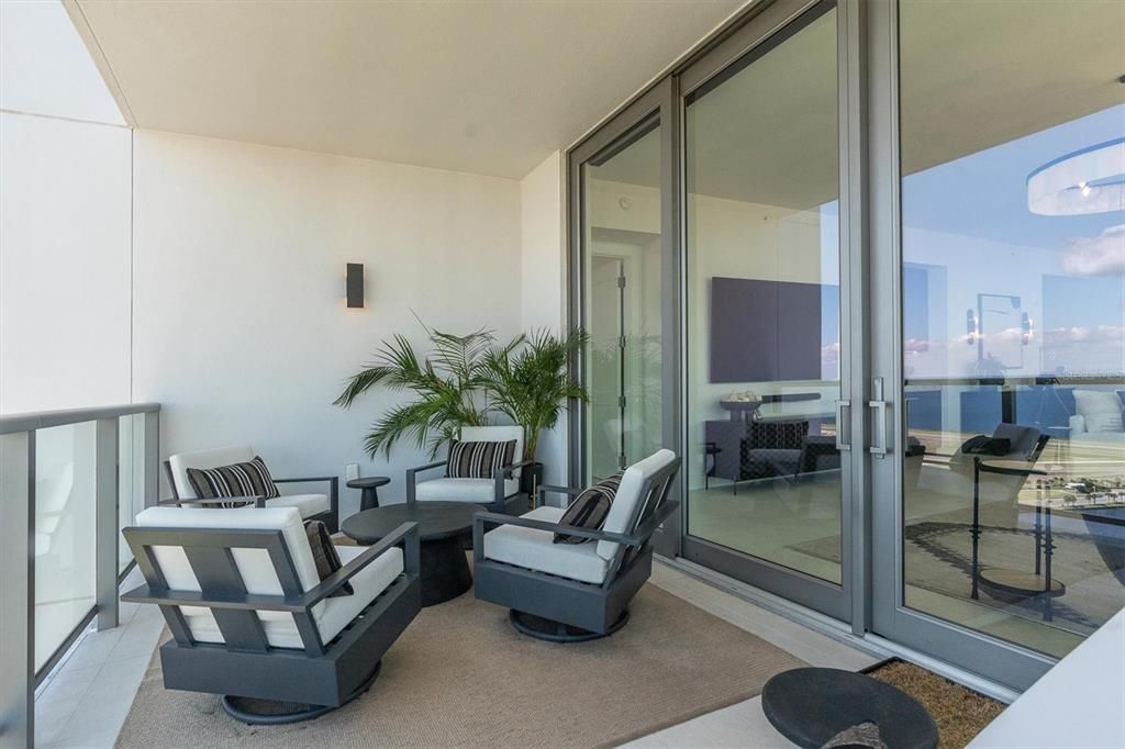 For Sale: $3,549,000 (3 beds, 4 baths, 2712 Square Feet)