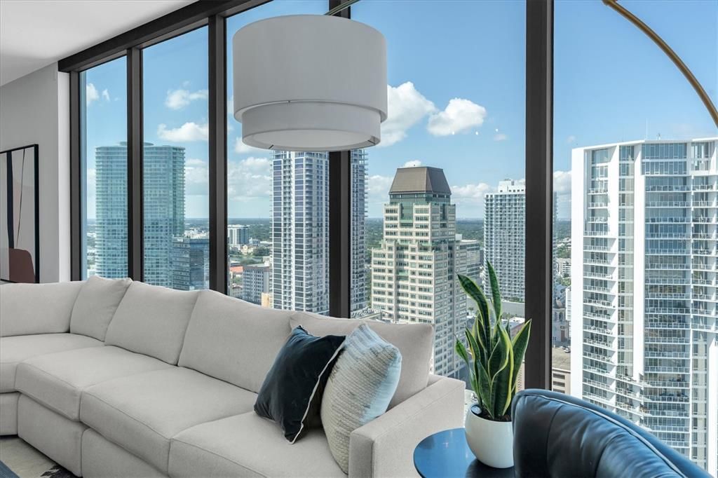 For Sale: $3,549,000 (3 beds, 4 baths, 2712 Square Feet)