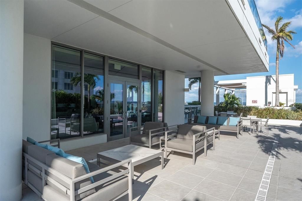 For Sale: $3,549,000 (3 beds, 4 baths, 2712 Square Feet)
