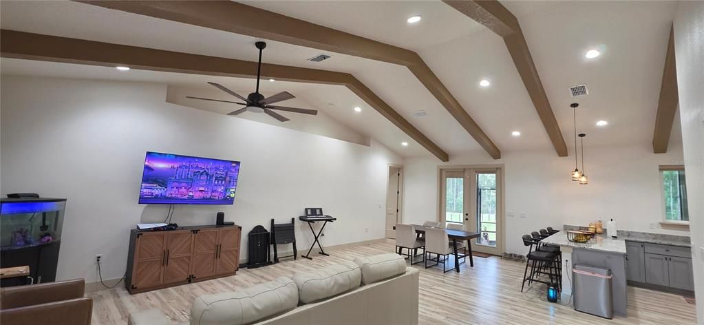 For Sale: $524,900 (3 beds, 2 baths, 2286 Square Feet)