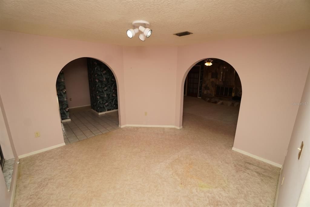 For Sale: $500,000 (3 beds, 2 baths, 2149 Square Feet)