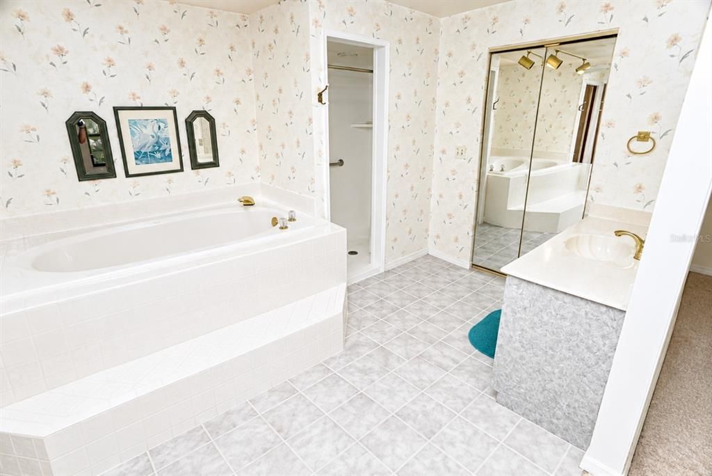 For Sale: $500,000 (3 beds, 2 baths, 2149 Square Feet)