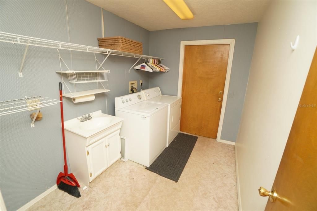 For Sale: $500,000 (3 beds, 2 baths, 2149 Square Feet)