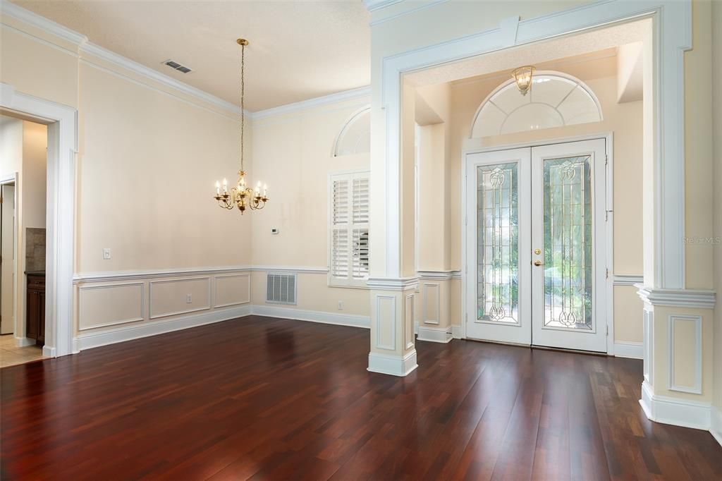 For Sale: $875,000 (4 beds, 3 baths, 2704 Square Feet)
