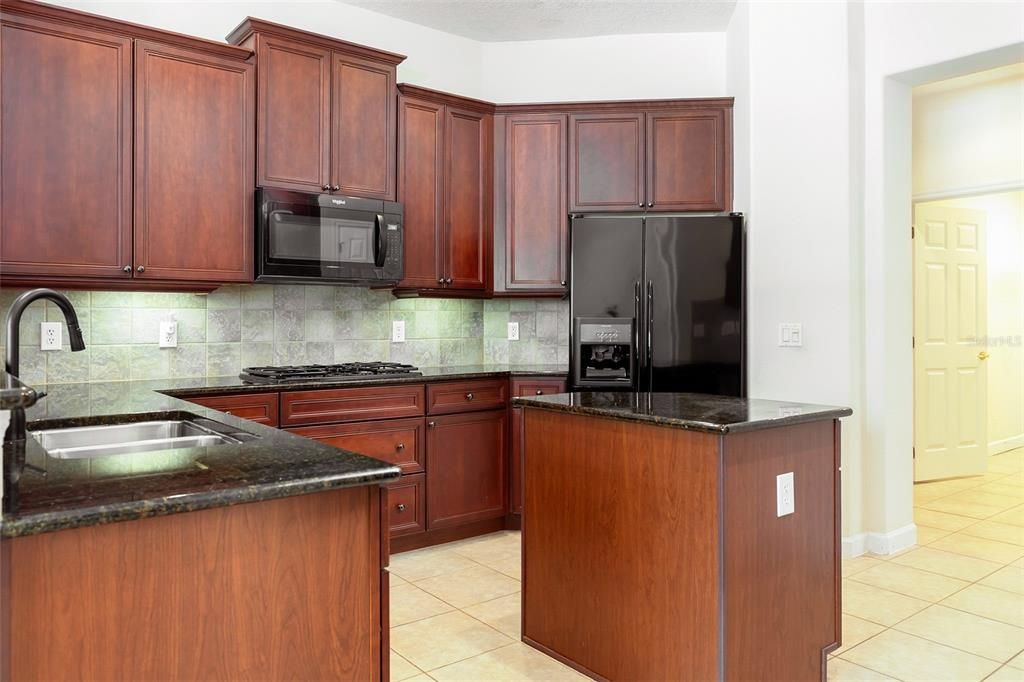 For Sale: $875,000 (4 beds, 3 baths, 2704 Square Feet)