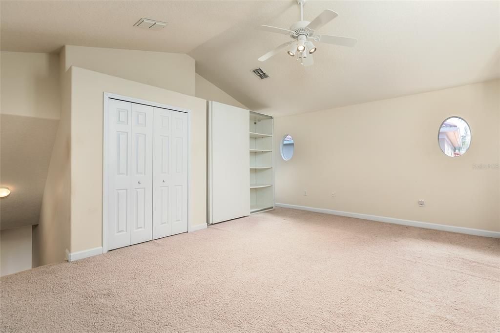 For Sale: $875,000 (4 beds, 3 baths, 2704 Square Feet)