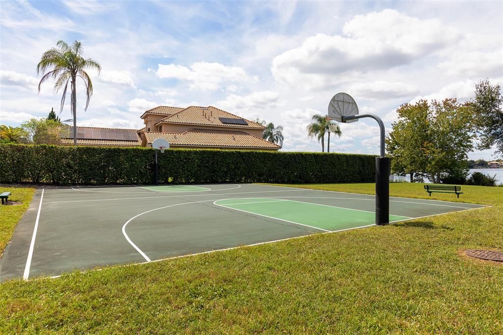 For Sale: $875,000 (4 beds, 3 baths, 2704 Square Feet)