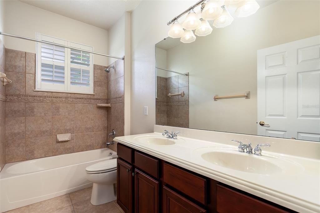 For Sale: $875,000 (4 beds, 3 baths, 2704 Square Feet)