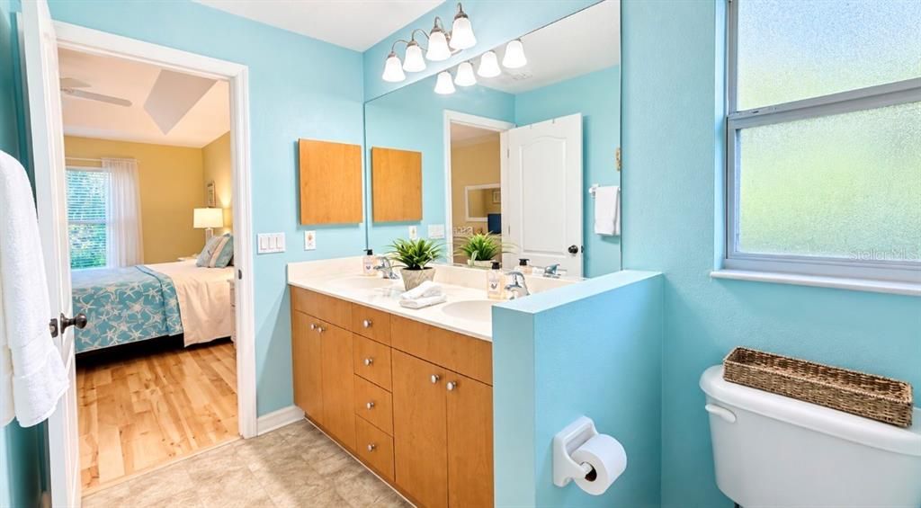 For Sale: $285,000 (3 beds, 2 baths, 1420 Square Feet)