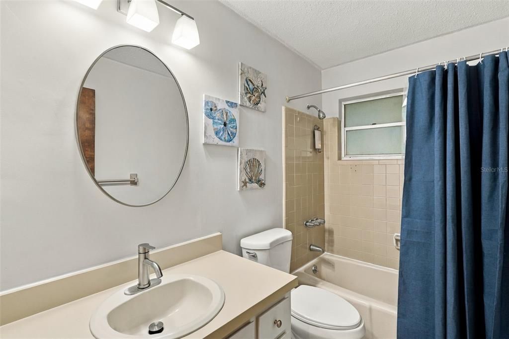 En Venta: $299,900 (3 camas, 2 baños, 1274 Pies cuadrados)