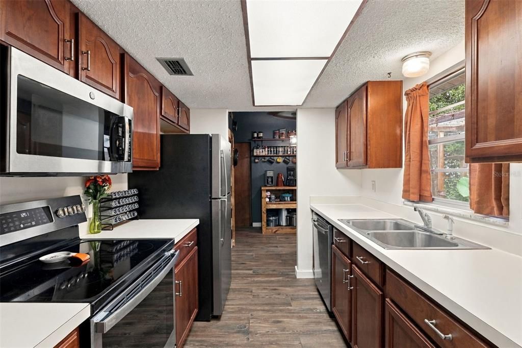 En Venta: $299,900 (3 camas, 2 baños, 1274 Pies cuadrados)