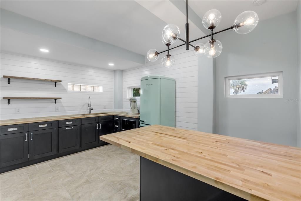 En Venta: $4,398,000 (4 camas, 3 baños, 3600 Pies cuadrados)