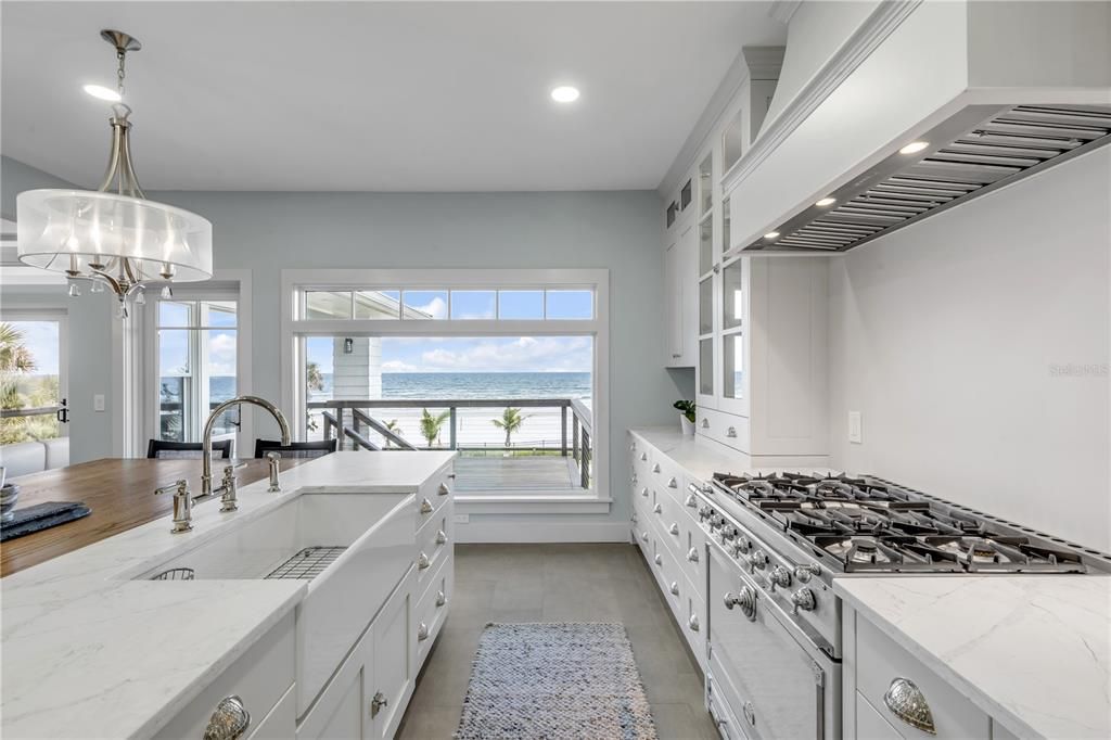 En Venta: $4,398,000 (4 camas, 3 baños, 3600 Pies cuadrados)