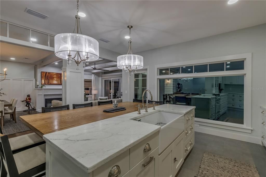 En Venta: $4,398,000 (4 camas, 3 baños, 3600 Pies cuadrados)
