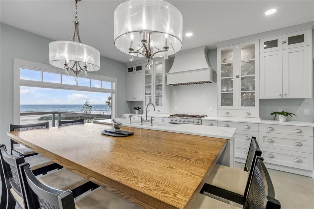 En Venta: $4,398,000 (4 camas, 3 baños, 3600 Pies cuadrados)