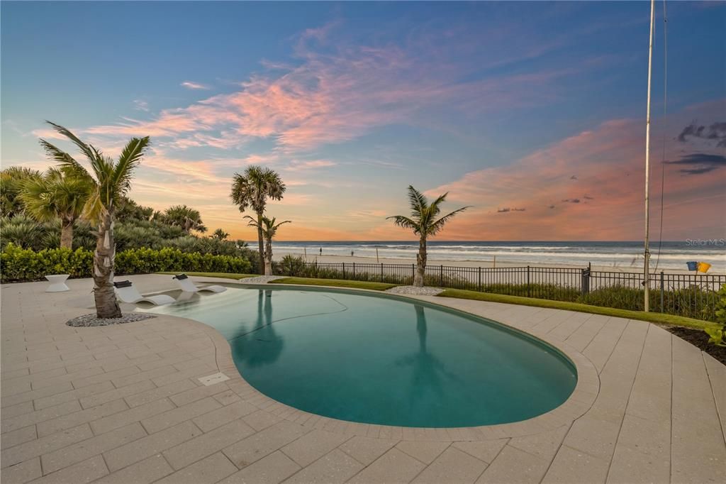 En Venta: $4,398,000 (4 camas, 3 baños, 3600 Pies cuadrados)