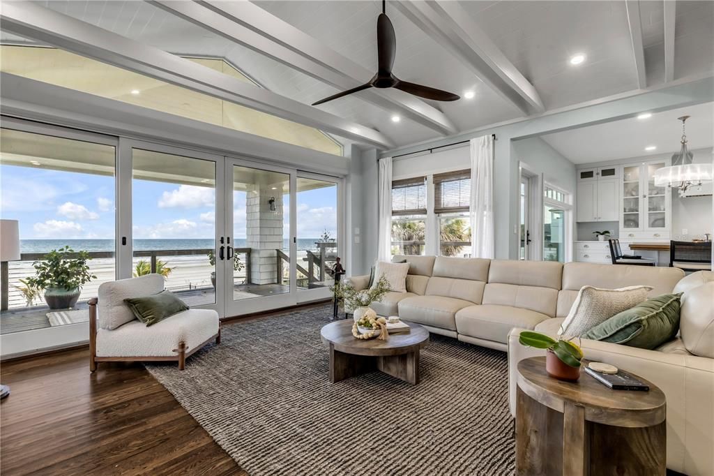 En Venta: $4,398,000 (4 camas, 3 baños, 3600 Pies cuadrados)