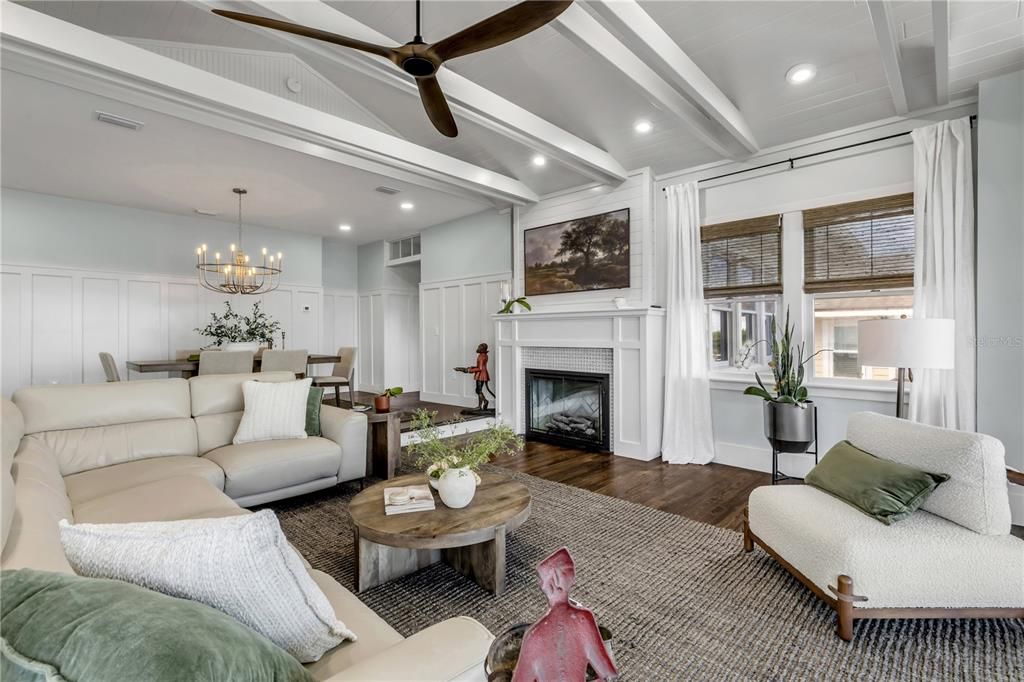 En Venta: $4,398,000 (4 camas, 3 baños, 3600 Pies cuadrados)