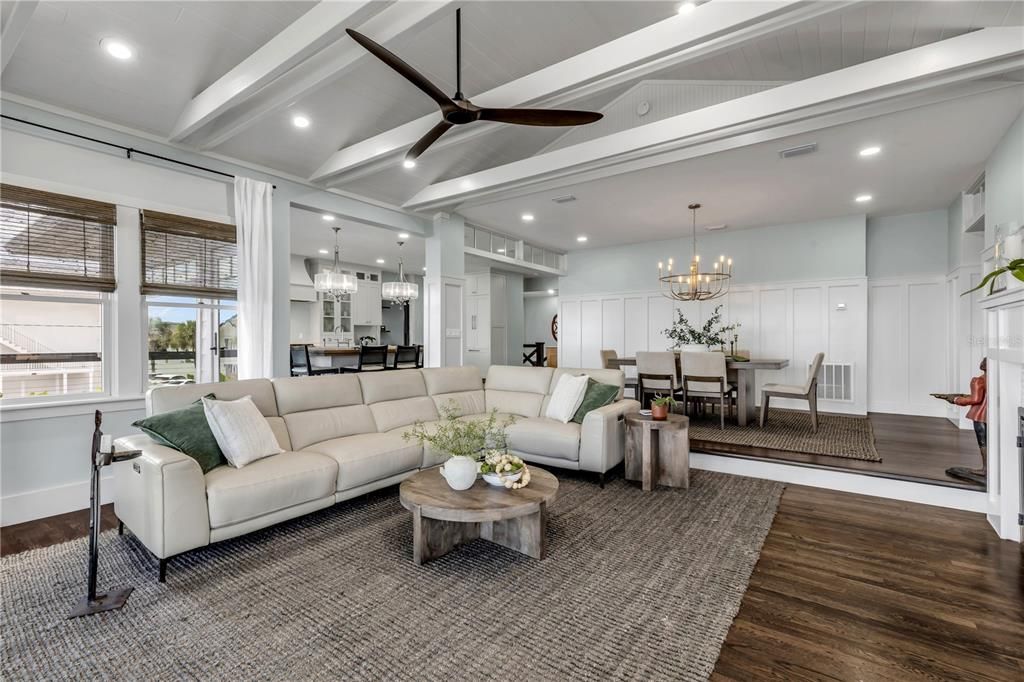 En Venta: $4,398,000 (4 camas, 3 baños, 3600 Pies cuadrados)