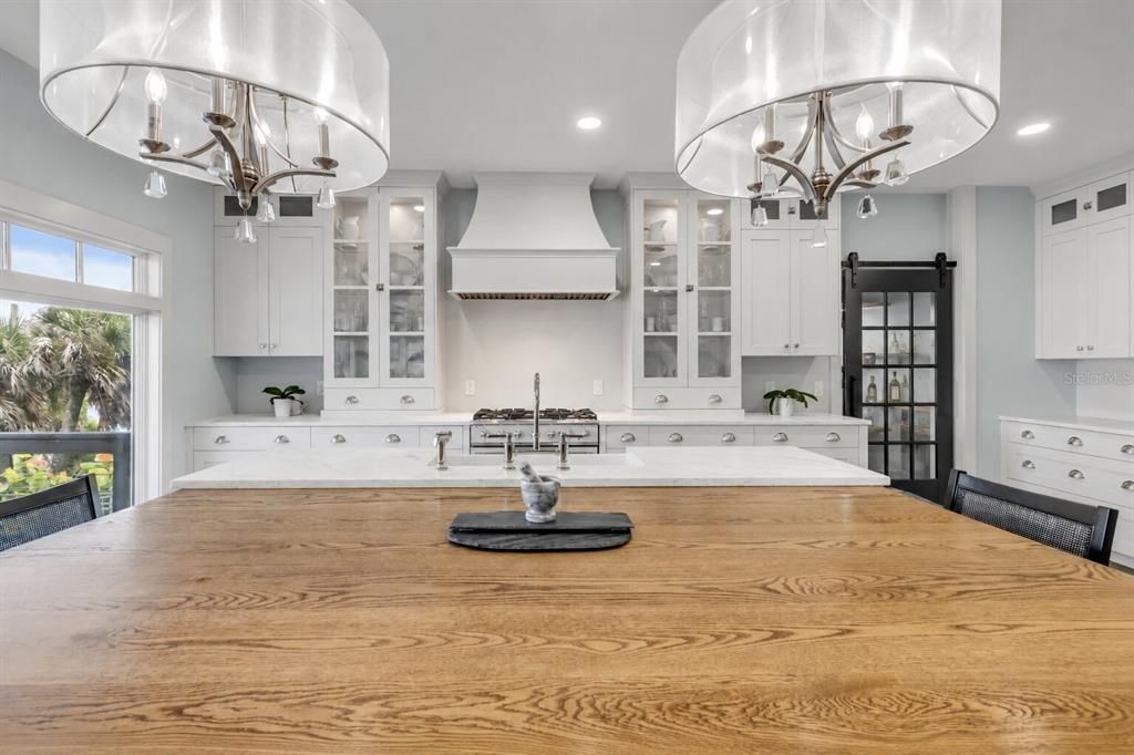 En Venta: $4,398,000 (4 camas, 3 baños, 3600 Pies cuadrados)
