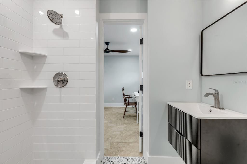 En Venta: $4,398,000 (4 camas, 3 baños, 3600 Pies cuadrados)