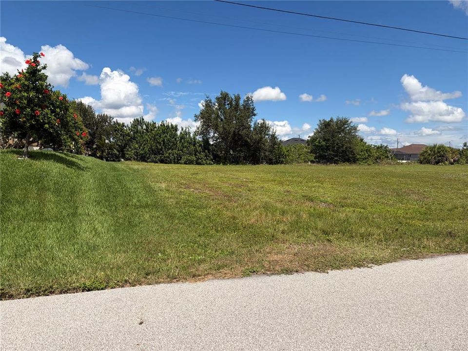 待售: $60,000 (0.23 acres)