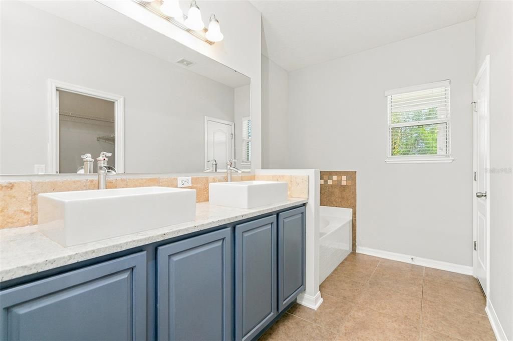 For Sale: $315,000 (4 beds, 2 baths, 1860 Square Feet)