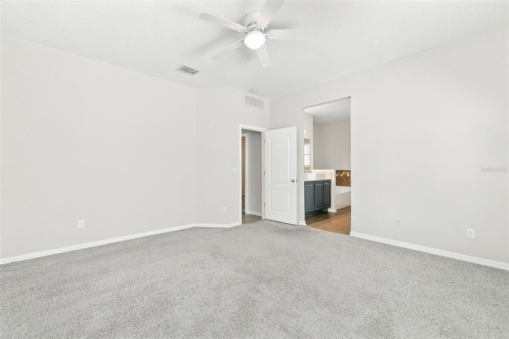 For Sale: $315,000 (4 beds, 2 baths, 1860 Square Feet)