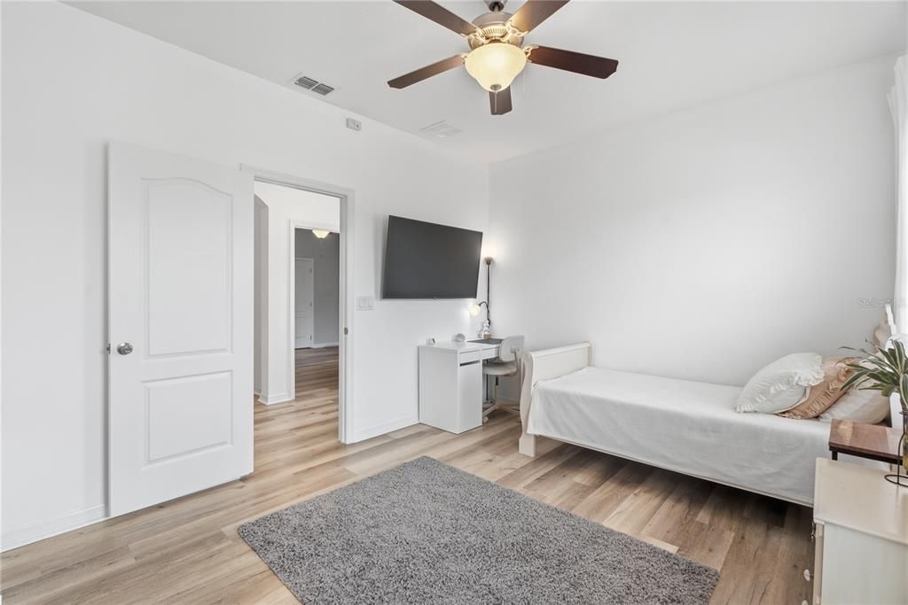 En Venta: $650,000 (3 camas, 2 baños, 2344 Pies cuadrados)