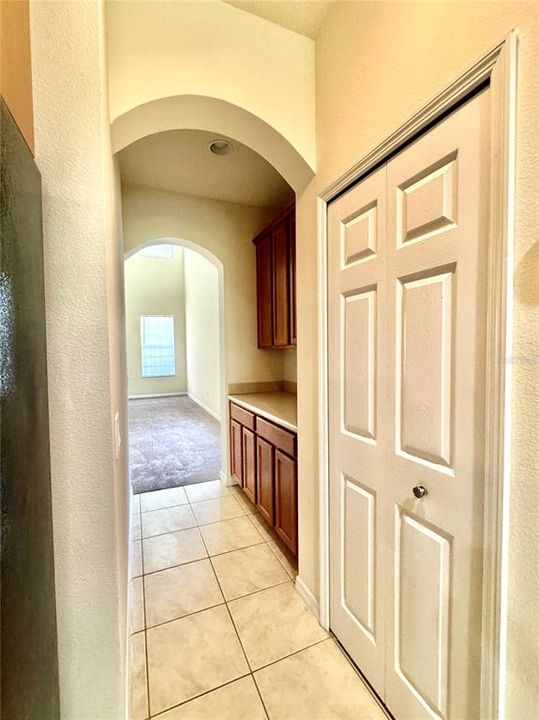 For Rent: $3,100 (4 beds, 2 baths, 2871 Square Feet)