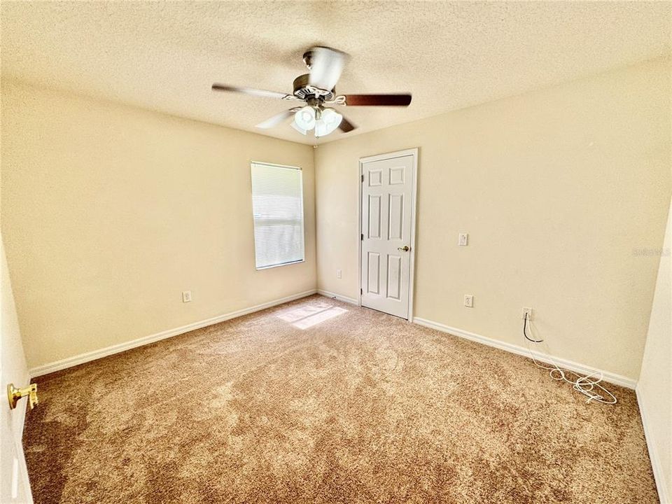 For Rent: $3,100 (4 beds, 2 baths, 2871 Square Feet)