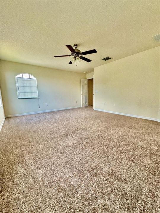 For Rent: $3,100 (4 beds, 2 baths, 2871 Square Feet)
