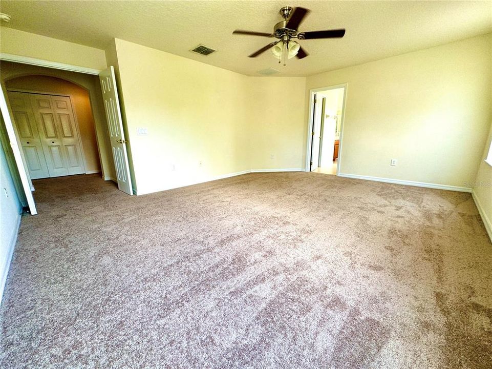 For Rent: $3,100 (4 beds, 2 baths, 2871 Square Feet)